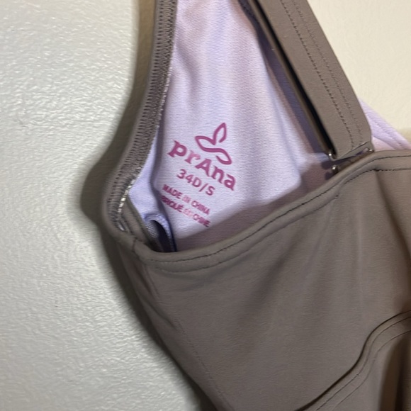 B      prAna workout swim shell top built in 34D bra - Picture 3 of 4